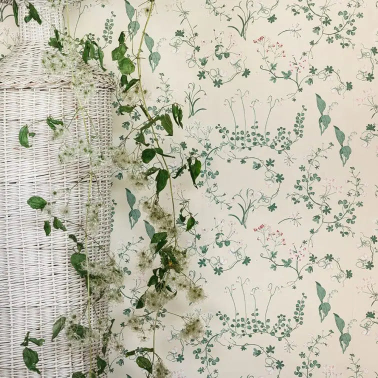 botanica-wallpaper-ivory-willow-crossley-barneby-gates-collaboration-floral-ditsy-wallpaper