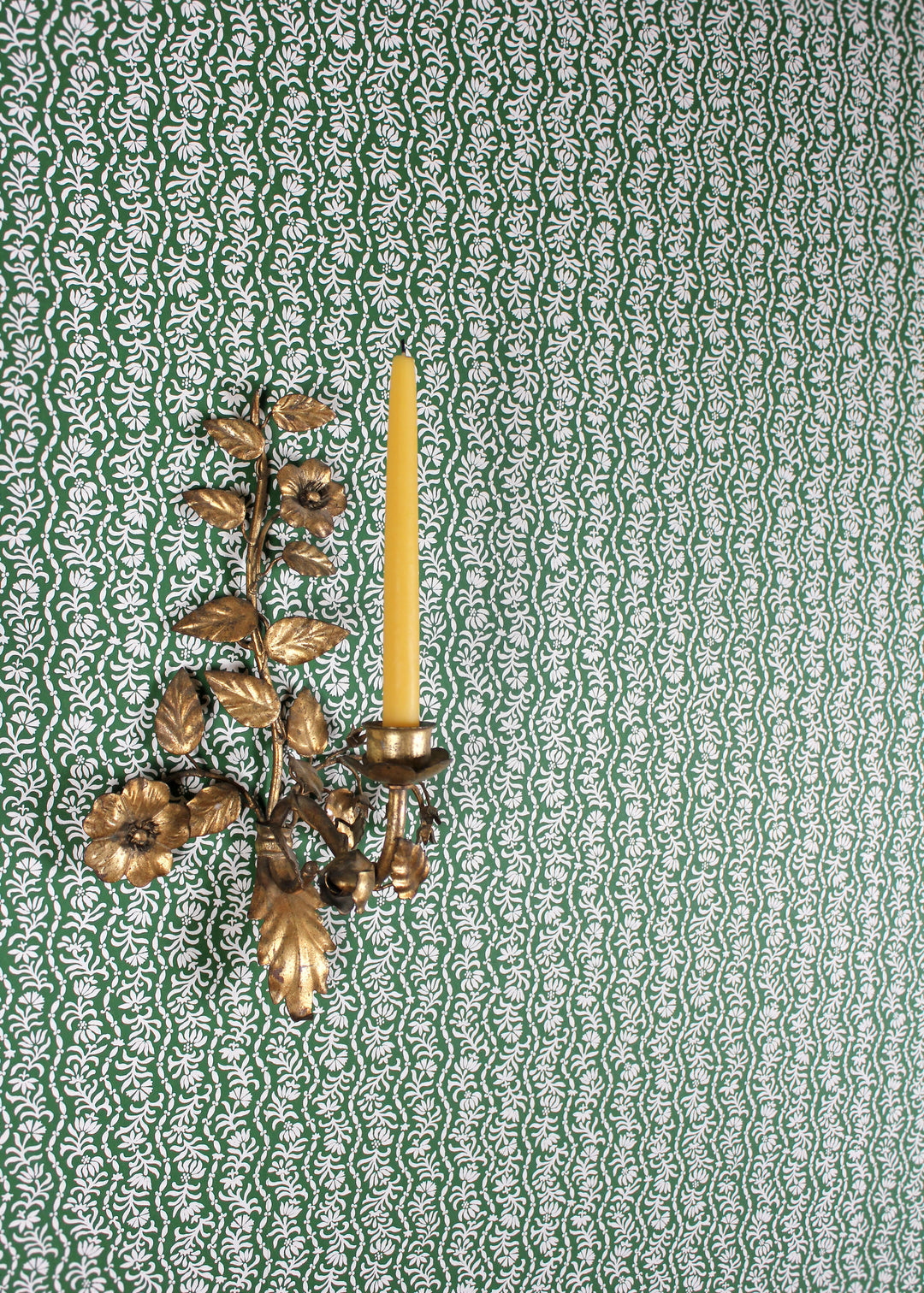 ellen-merchant-block-printed-wallpaper-green-emerald-posy-ditsy-printed-wallpaper