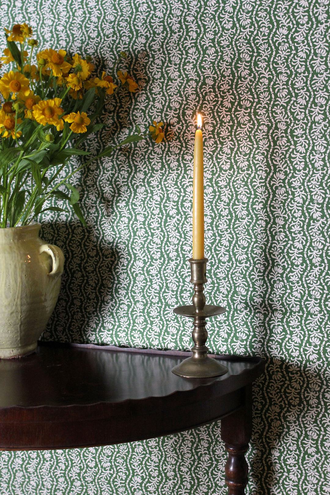 ellen-merchant-block-printed-wallpaper-green-emerald-posy-ditsy-printed-wallpaper