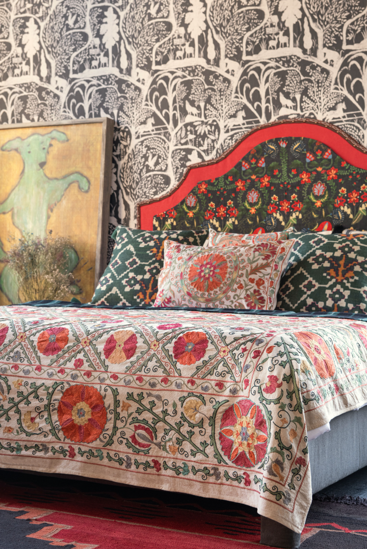 maximalist-minnnie-kemp-x-mindthegap-collaboration-bedroom-the-design-yard