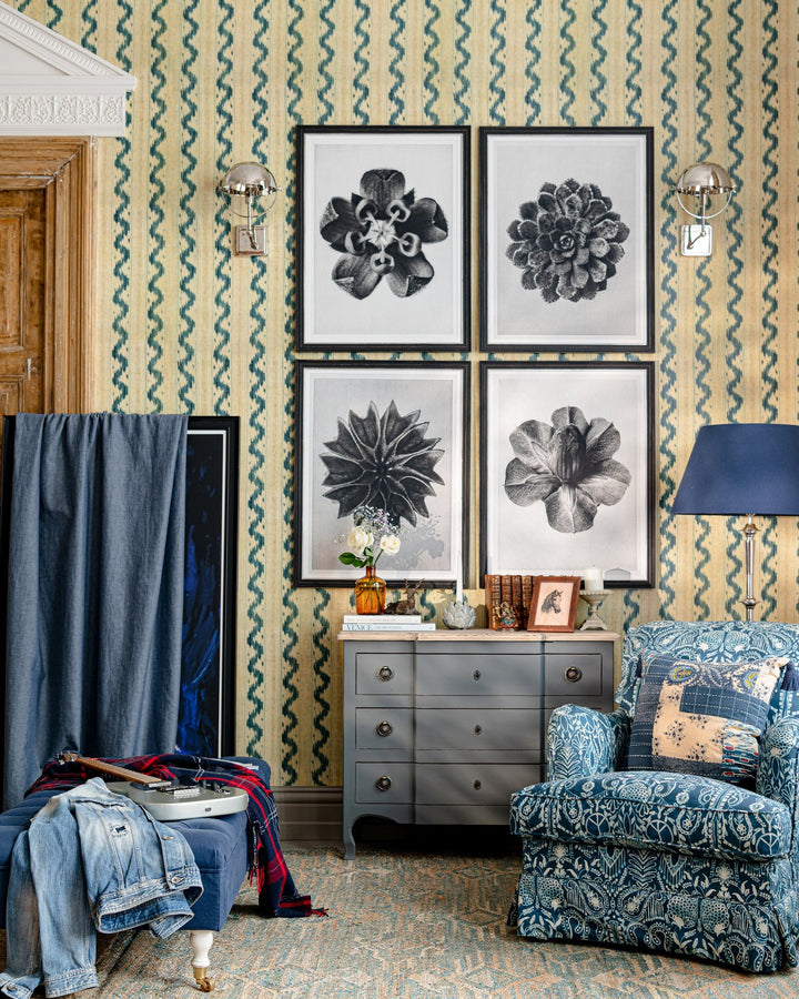 Mind the Gap VINTAGE IKAT Luxury Wallpaper Woodstock Collection On the Wall image Lifestyle Photo MTG