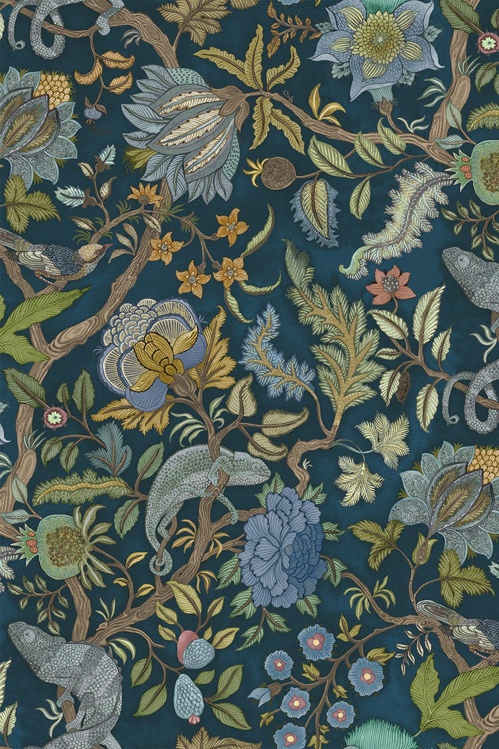 Josephine-munsey-wallpapers-interiors-chameleon-trail-floral-green-blue-wallpaper