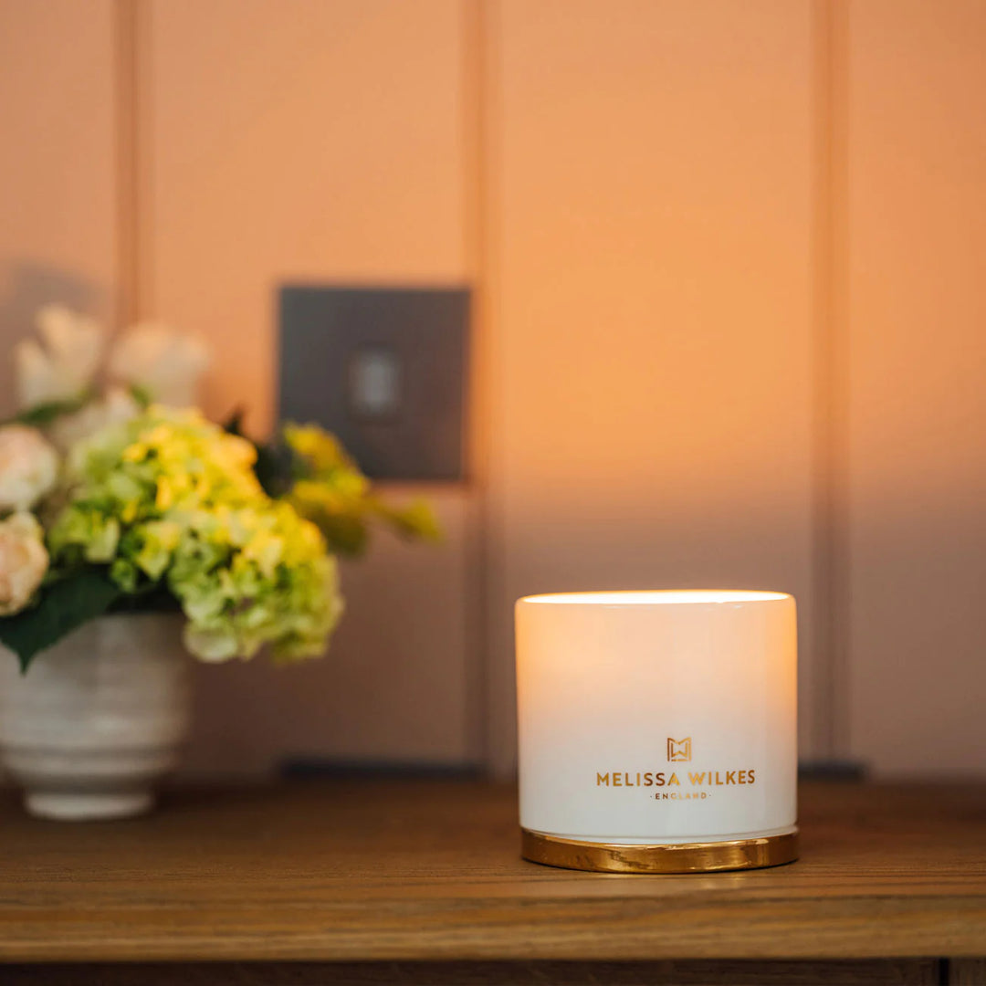 Melissa-Wilkes-Candles-Luxury-artisan-gift-item-fine-bone-china-vessel-22-carat-gold-hand-guilded-lid-stoke-on-trent-pottery-Pomelo-Bitters-Citrus-candle-white-fine-china-British-designer-elegant-rose