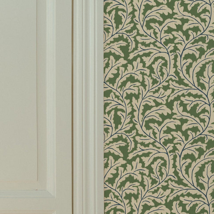 Josephine-munsey-wallpaper-Frond-ogee-oak-leaf-pattern-trailing-repeat-wallpaper-natural-print-hand-painted-cottage-country-pattern-brookes-green-edge-sand