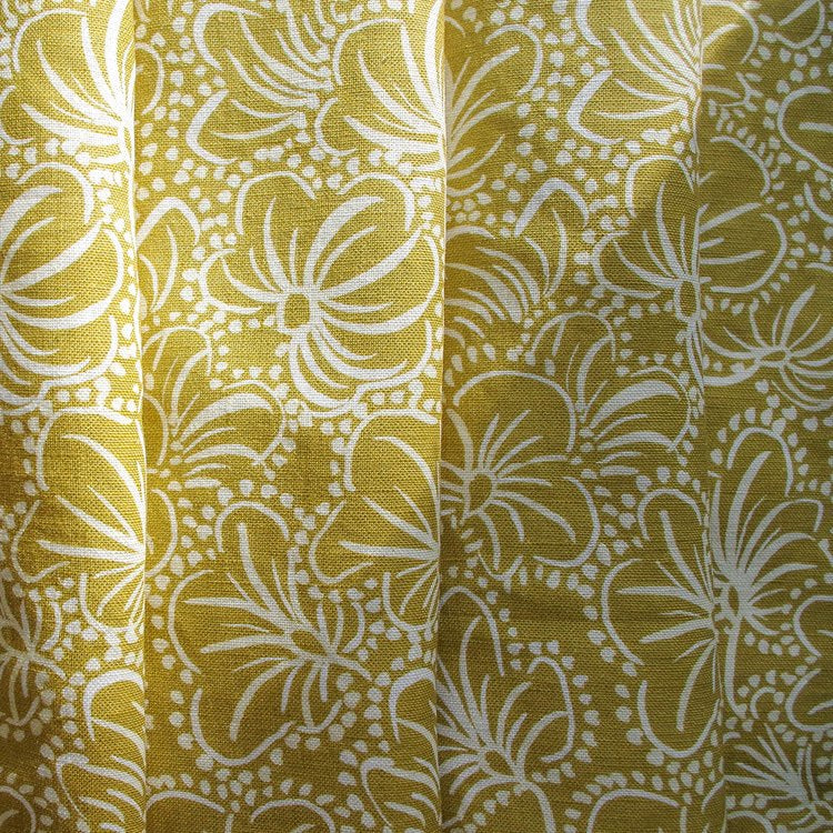 Lowri-textiles-Violas-yellow-sunny-ditsy-print-white-pattern-buttercup-printed-fabric-british-linen-cotton