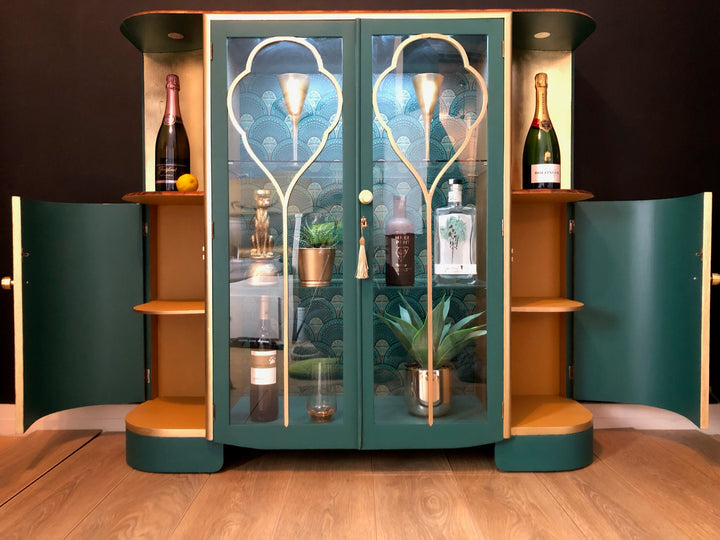 charleston-vintage-cocktail-cabinet-art-deco-wallpapered-gold-design-drinks-cocktail-cabinet